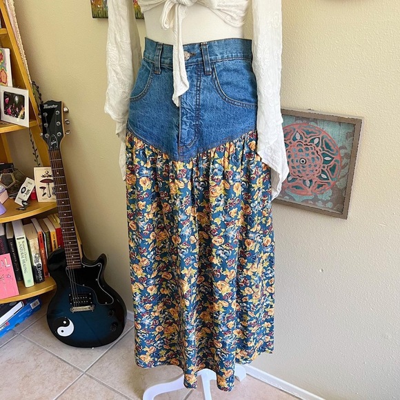 denim floral maxi skirt 👩🏽🌾 - Picture 6 of 6